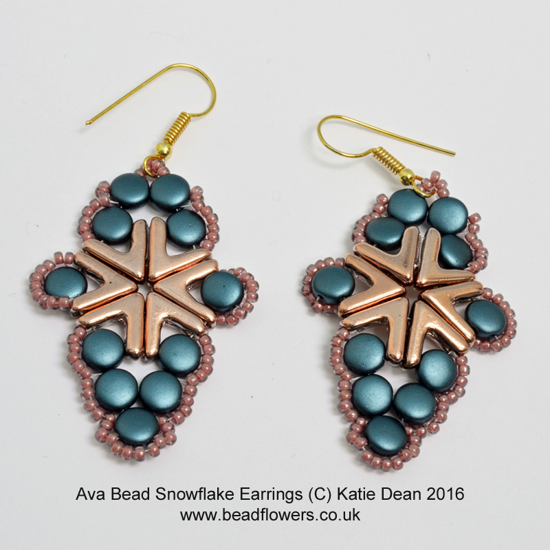 Blog :: News! :: Free DIY Beaded Snowflakes Tutorial Made from Tradition  Czech Seed Beads